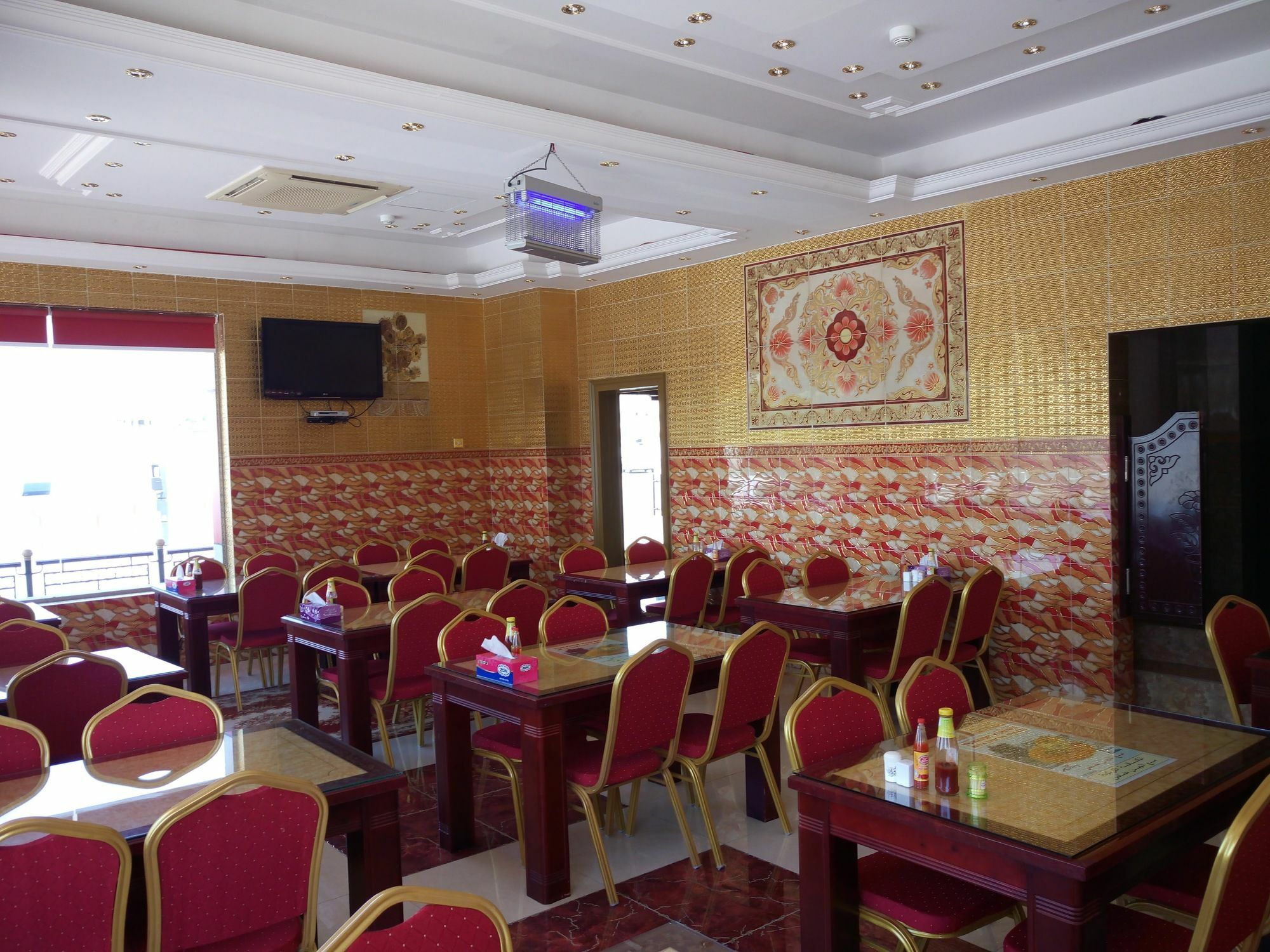 Tiger Home Hotel Apartments Muscat Exterior photo